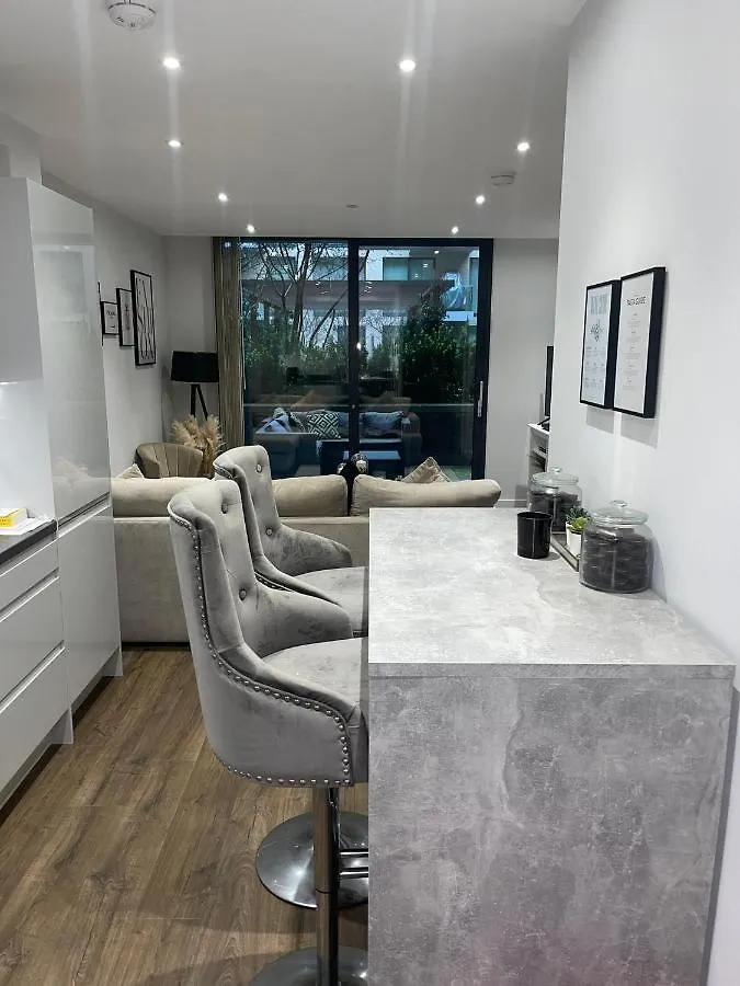 One Bed Apartment In Central لندن